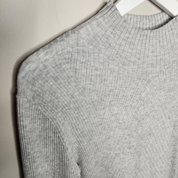 Tyler Boe Gray Rib Knit Long Sleeve Mock Neck Sweater - Picture 4 of 9